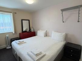 GO2 Gloucester Hotel by OYO，位于格洛斯特的酒店