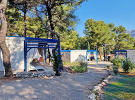 Aminess Planet Camping Port9 Holiday Homes，位于科尔丘拉的酒店