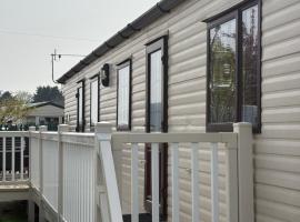 152 north Happy Days Holiday Homes，位于查珀尔圣伦纳兹的酒店