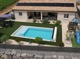En Ardèche Villa de vacances l'Olympe climatisée avec sa piscine privée et chauffée