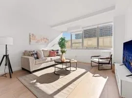 Elegant Retreat in the Heart of LA, Discover Your Lavish Hideaway