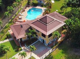 Hibiscus House，位于Mount Irvine的酒店