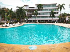 Hotel Riviera de Ricaurte - Comfacundi，位于里考尔特的酒店