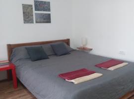 Studio LIMES，位于Zatonje的酒店