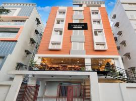 Super Townhouse MVP Sector With Kailasagiri Hill View，位于Pedda Waltair的酒店