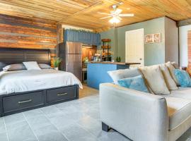 Near Historic Battlefield Trail Studio with Patio!，位于布朗斯维尔的酒店