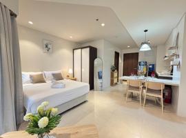 300 Mbps WiFi , Netflix , Coffee machine , Tambuli，位于Lapu Lapu City的带泳池的酒店