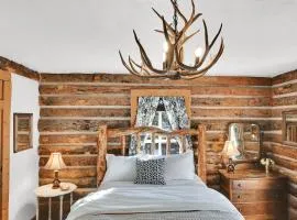 Valley House Inn Log Haven Suite