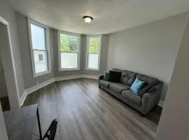 Beautiful Home Near Downtwon - Free Parking!
