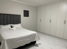 Peaceful Stay，位于姆巴巴内的酒店