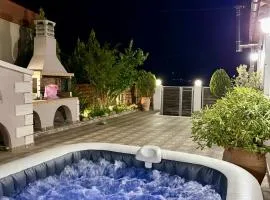 Villa Asterousia with Heated Jacuzzi, BBQ & Lounge