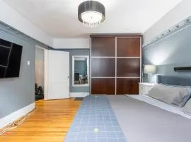 3 Kings Huge Rooms Great Location Downtown Mtl