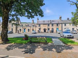 The Grapes Hotel，位于Newcastleton的酒店