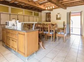 Villa with Pool & Views in Sérilhac, cleaning included