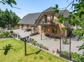 Cozy Apartment In Varde With Wifi，位于瓦尔德的酒店