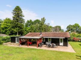 Amazing Home In Melby With Wifi，位于Melby的酒店