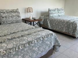 Rosarito By The Sea，位于罗萨里托的酒店