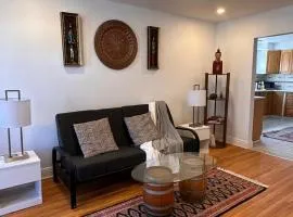 Charming & Cozy Family Home Near Plaza, Movie hall