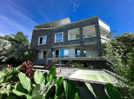 Casa finca de 3 pisos con jacuzzi，位于希拉多塔的酒店