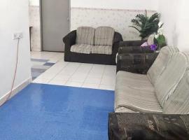 Kakakmanisshomestay Kota Kinabalu 3R，位于Kampong Rampayan的酒店