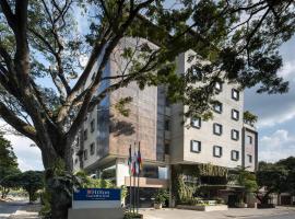 Hilton Garden Inn Cali Ciudad Jardin，位于卡利的酒店