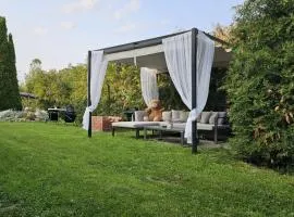 Verebes Cottage with garden