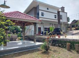 Bw Village Syariah - Family，位于Cibitung的酒店