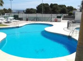 Apartamento a 200 m del mar con piscina y padel