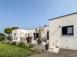 Cozy Home In Saint-Césaire-De-Gauzi