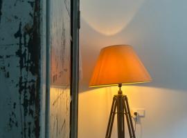 Cozy Room in shared Flat is yours While I Travel，位于Niederdorla的豪华帐篷营地