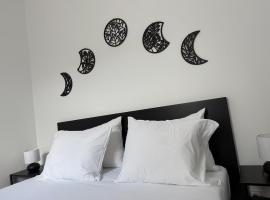 Petit appartement central Chimay，位于希迈的酒店