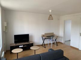 Charmant T2 meublé，位于Saint-Laurent-en-Caux的酒店