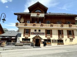 Hôtel-Chalet les Mélèzes，位于瓦卢瓦尔的酒店