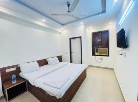 Hotel Diamond - Mayur Vihar，位于加姆布的酒店