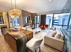 Suites & Apartments Coliving Ecuador Luxury XOE，位于基多的酒店