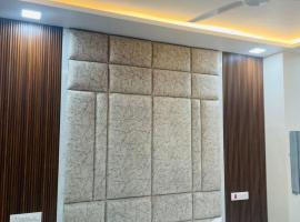 Hotel Shri Goverdhan，位于Bahraich的酒店