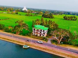 Tissa Yala Lake View Hotel，位于蒂瑟默哈拉默的酒店