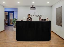 City light Townhouse high court，位于阿拉哈巴德的酒店