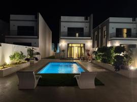3BR Amazing Seaview Private Villa with Pool，位于富查伊拉的酒店