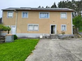 Casa rural con amplio terreno privado