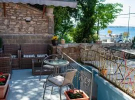 Cosy studio by the beach