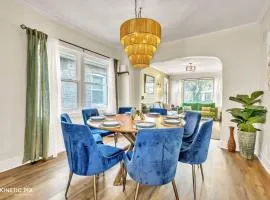 Sleeps 10 + Coffee bar + Game Room + Train to CHGO