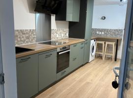Charmante maison rénovée，位于Saint-Ciers-sur-Gironde的酒店