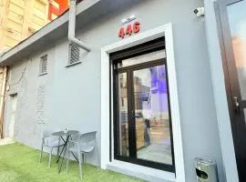 446 Private Suite, Center