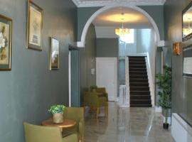 En-Suite Double Room in a Country House，位于特拉利的酒店