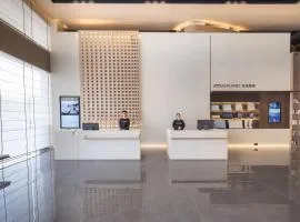 东莞大朗松山湖北站亚朵X酒店