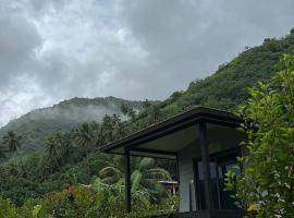 Teahupo'o Swell Lodge Bungalow，位于Teahupoo的酒店