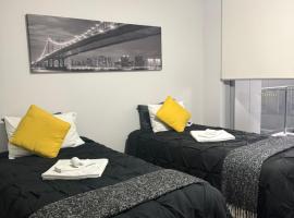 Cozy Private Room With Bathroom Right In Wollongong，位于卧龙岗的酒店