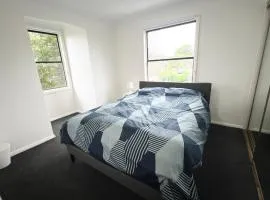 Queen Room in Two Story House with Swimming Pool - SW3