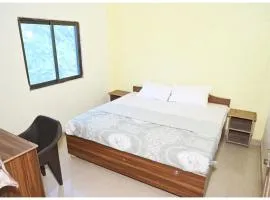 HOTEL MAHA-MAYA Near Sarnath Buddhist Temple- Provided Rooms With Wi-fi Facility - Parking & Room Service Available - A Budget Guest House In Varanasi
